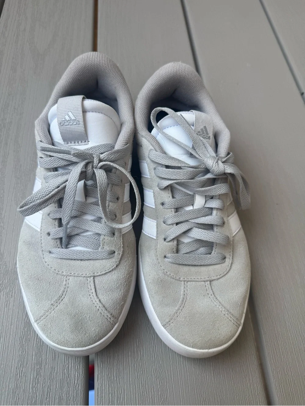 Adidas Women’s Gray Suede Court Sneakers White Stripes Size 7.5